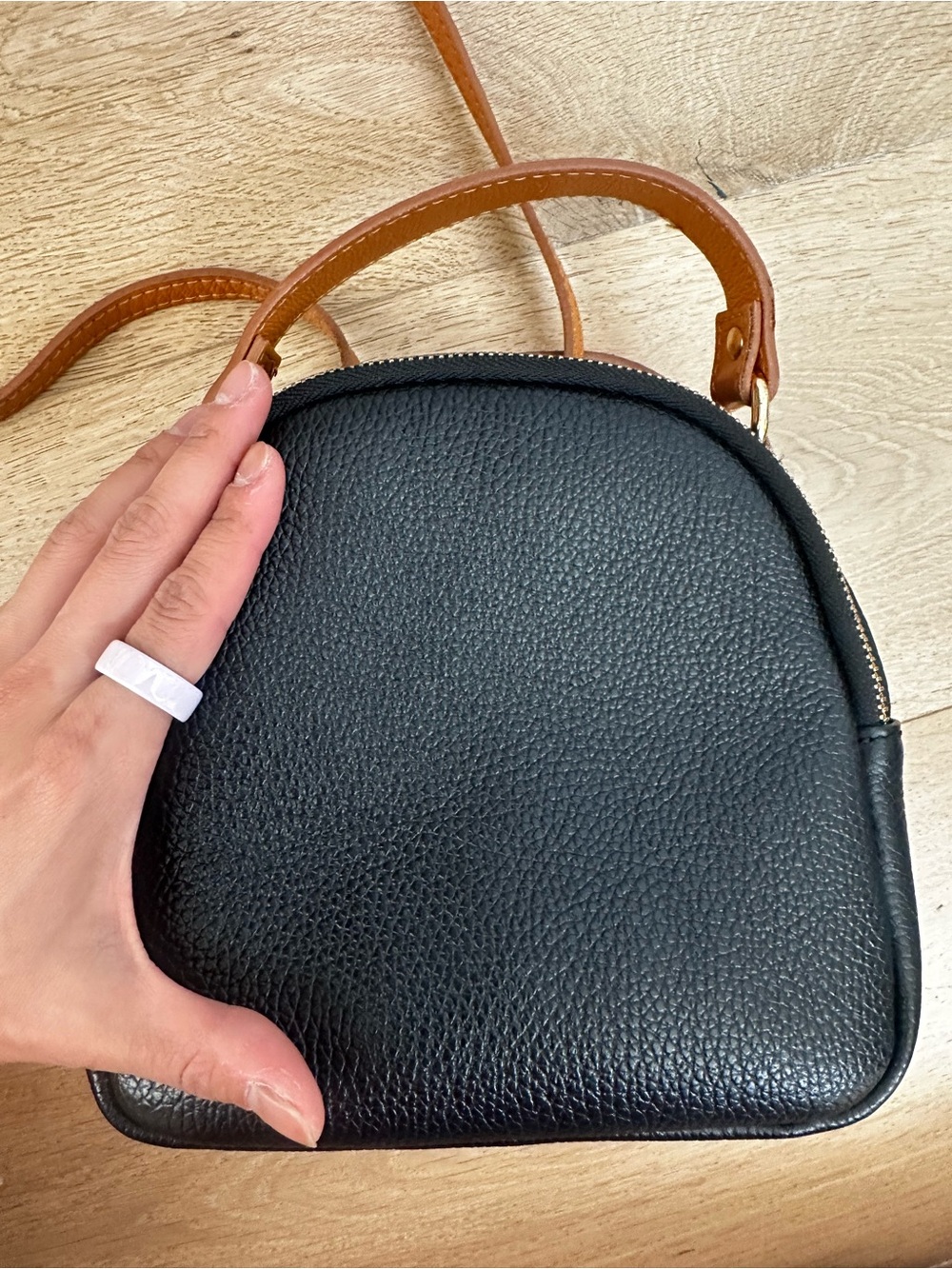 Divina Firenze Black Pebbled Leather convertible Mini backpack & Crossbody Bag - Picture 2 of 16
